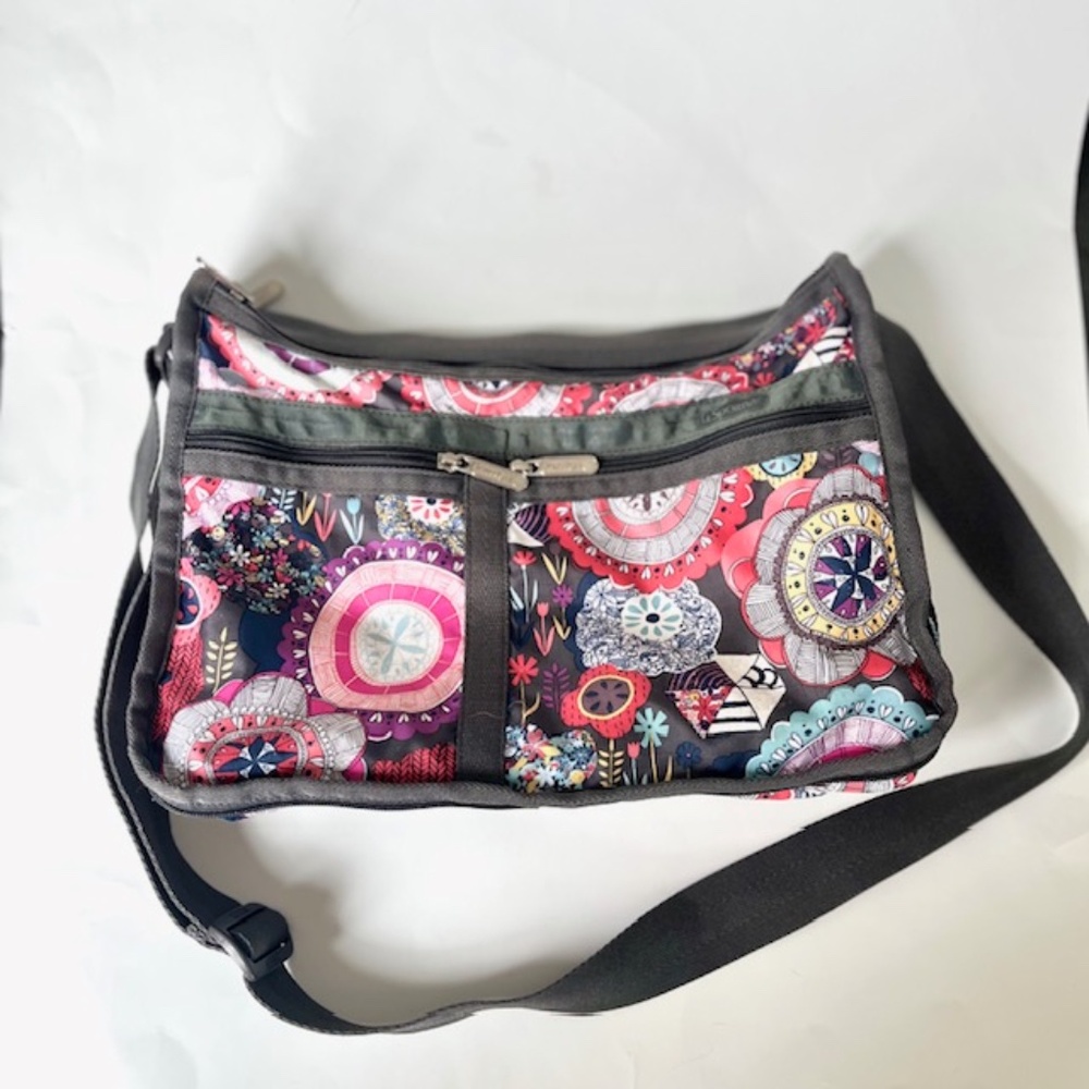 063 LeSportSac Gray Penelope Everyday Bag Crossbody